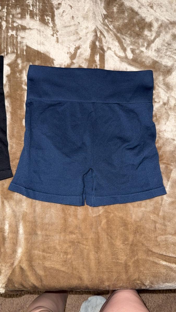 Item: Navy, M