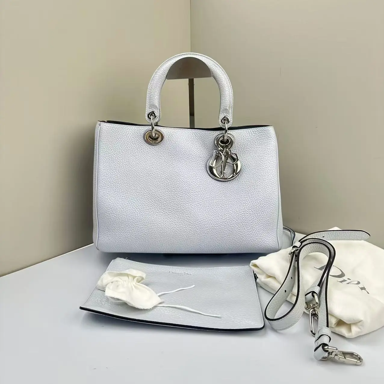 Pre-owned Dior Calfskin Shoulder Bags Diorissimo Medium Silver CPU0625