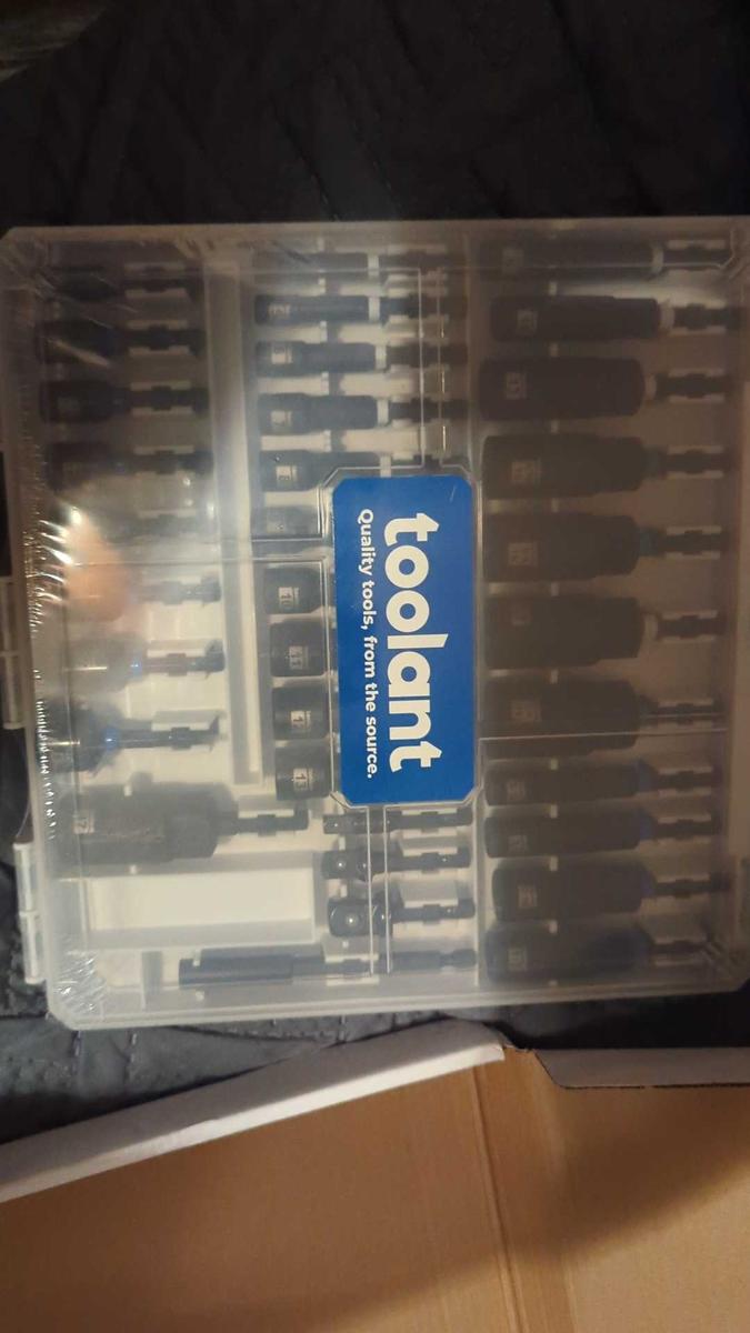 Item: Assorted - 34pcs