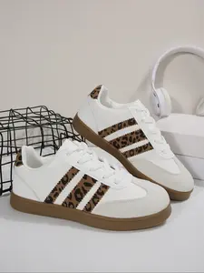 Leopard Print Casual Sneakers, Simple with Unique Leopard Pattern, Fashionable and Eye-Catching, Lacing Design, Comfortable
