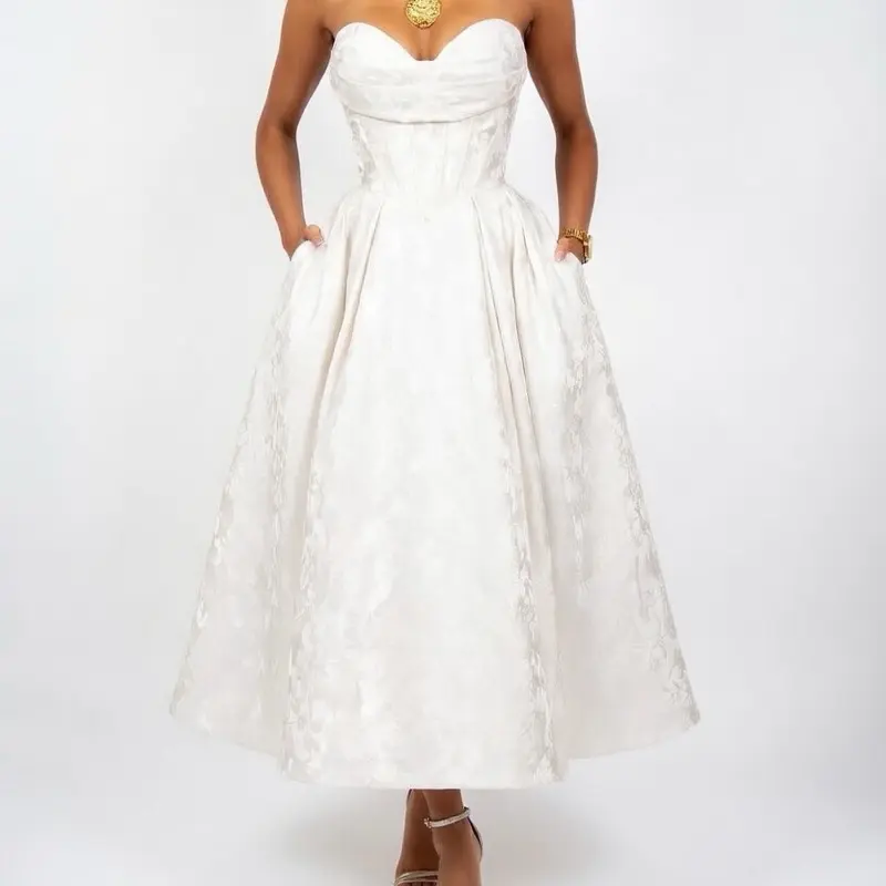 Elegant Strapless White Dress with Pockets and Floral Embroidery for Special Occasions Womenswear