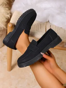Women's Versatile Loafers New Spring Summer Autumn Winter Metal Buckle Decor One-Click Flat Shoes British Style Commuter Casual Western Slip On Loafers Flats Shoes