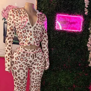 Leopard Print Hooded Zip-Up Jacket & Matching Pants Set for Women - Stylish & Comfortable Outfit