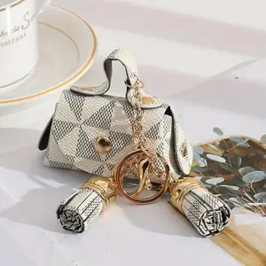 Vintage Bag Pattern Car Keychain, Portable Earphone Bag with Button Closure, Car Keychain Pendant, Mini Compact Coin Purse, Car Interior Decoration Accessories, Unique Pattern, Multifunctional Use