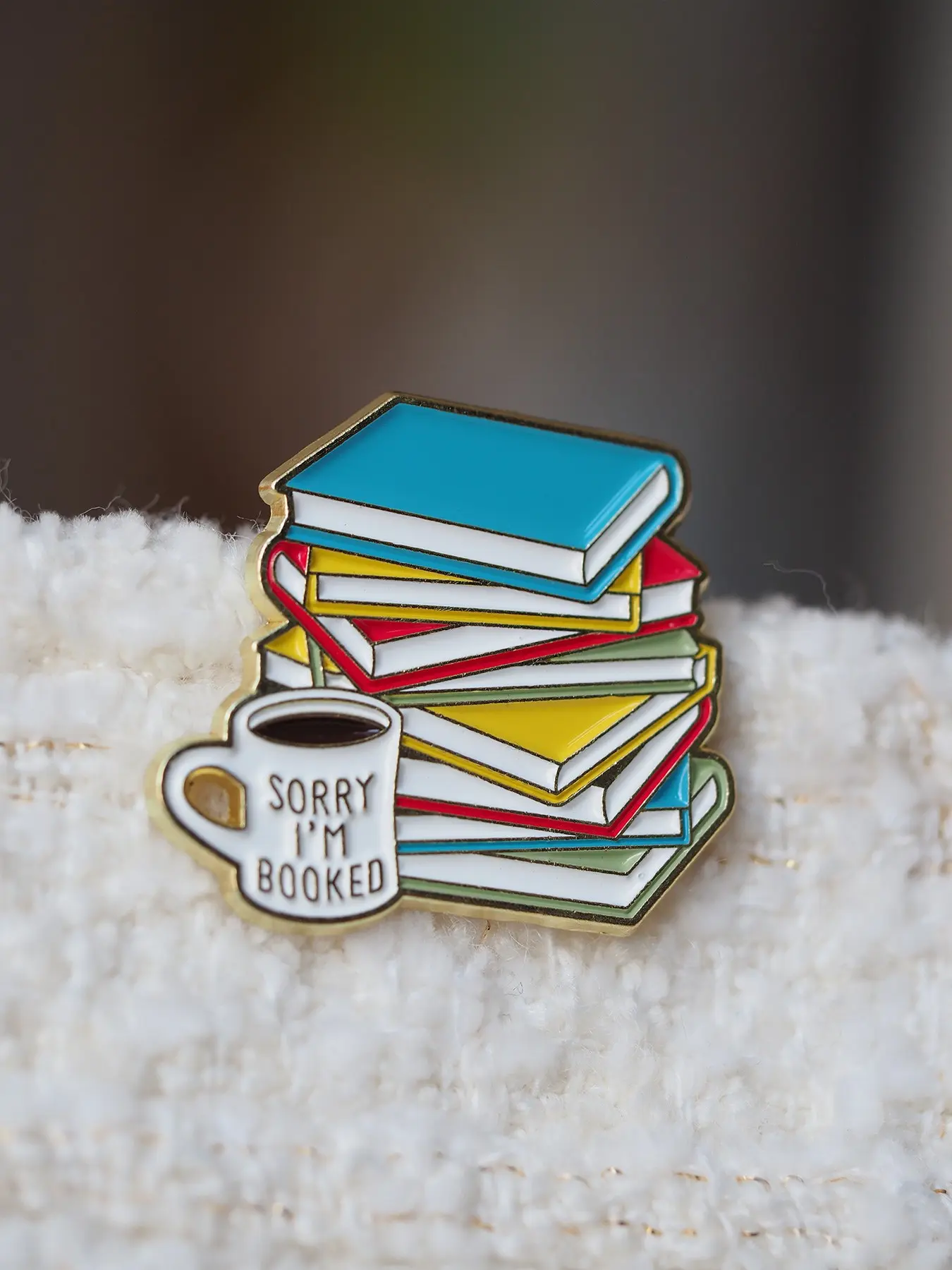 1pcs "Sorry I'm Booked" Book Stack & Coffee Soft Enamel Pin, Funny Reader Brooch, Great Gift for Book Lovers & Librarians, Alloy Brooch Pin
