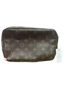 Pre-owned Louis Vuitton Leather Toiletry Bags Monogram Toiletry 23 (1) Perfect for Daily Use and Travel