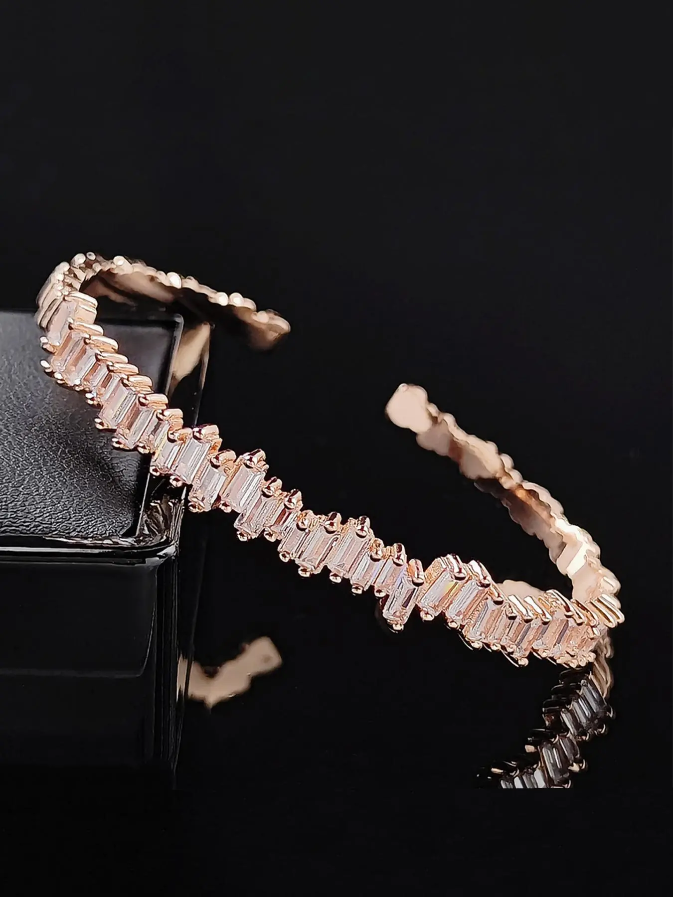 [Clearance] Luxury Elegant Style Cubic Artificial Zirconia Cuff Bangle, Elegant Minimalist Bangle, Zirconia Bangles Bracelets, Exquisite Bracelet, Fashion Jewelry Accessories For Women As Gift
