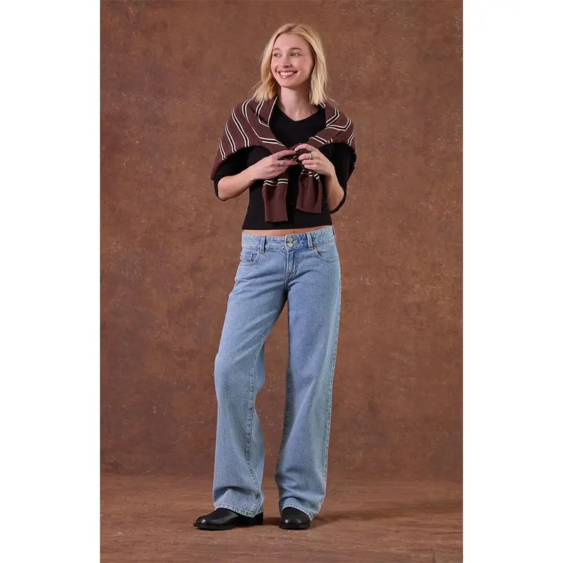 Pacsun Women's Zoe Low Rise Girlfriend Jeans Button Pocket Light Blue