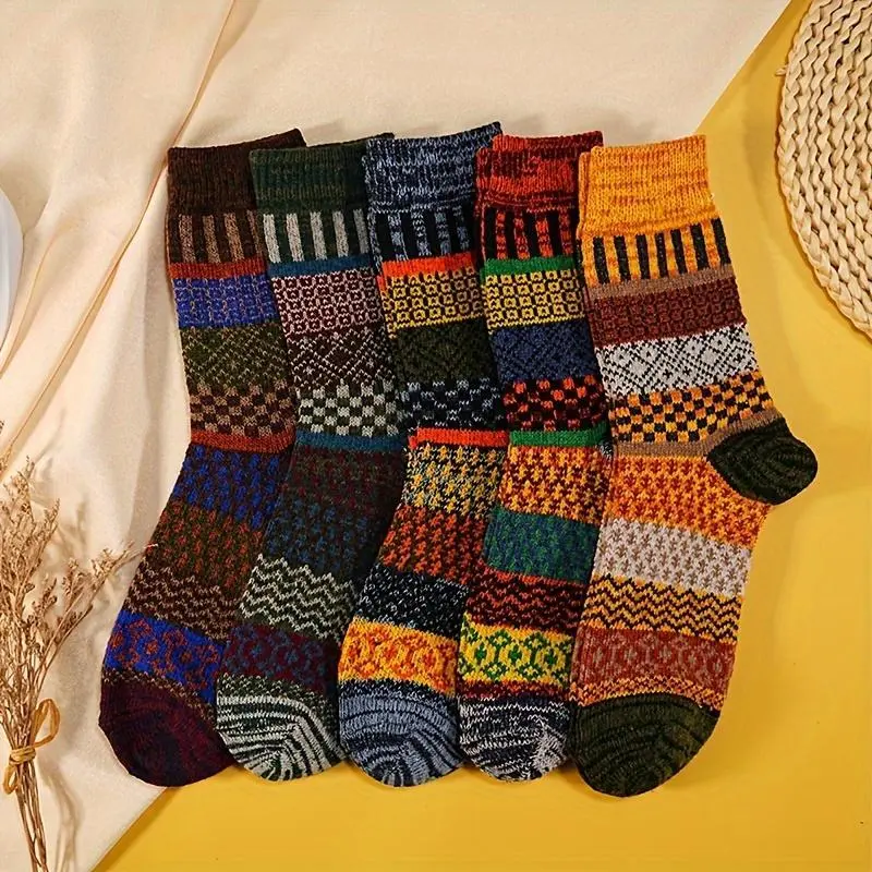 10 Pairs Men's Seasonal Christmas Socks - Vintage Style Crew Length with Warm Polyester Blend, Moisture-Absorbing Feature for Autumn and Winter Wear