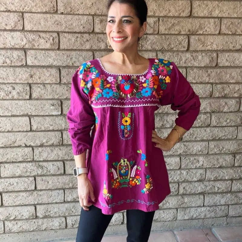 Blusa bordada a mano - Hand Embroidery blouse made in Mexico color style uniqueness artesanal blusa mexicana hecha en México a blusa Xochitl