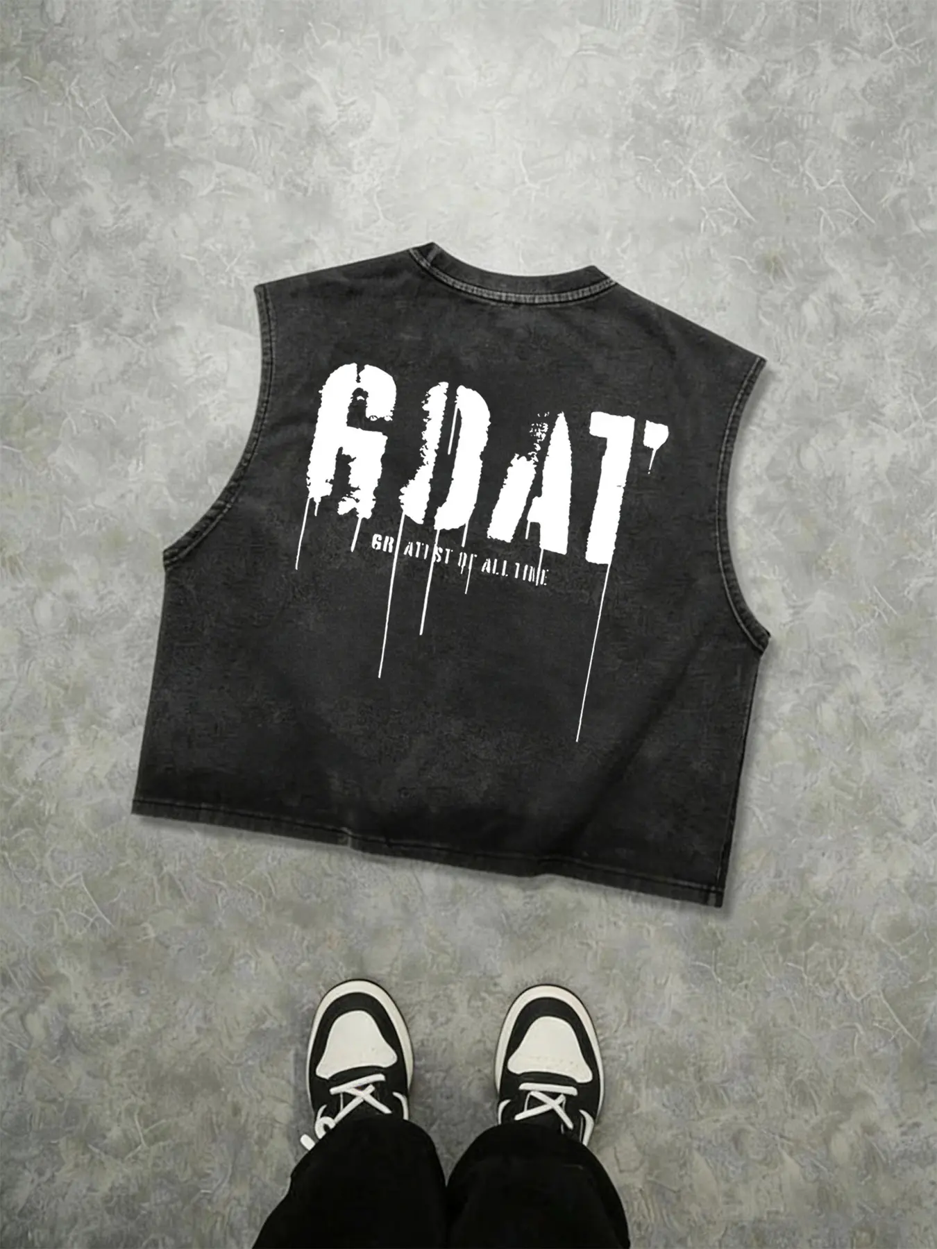 This men's letter-print tank top is a loose, casual, street-style sleeveless top, perfect for everyday wear in the summer. The sleeveless design ensures comfort and freedom of movement.