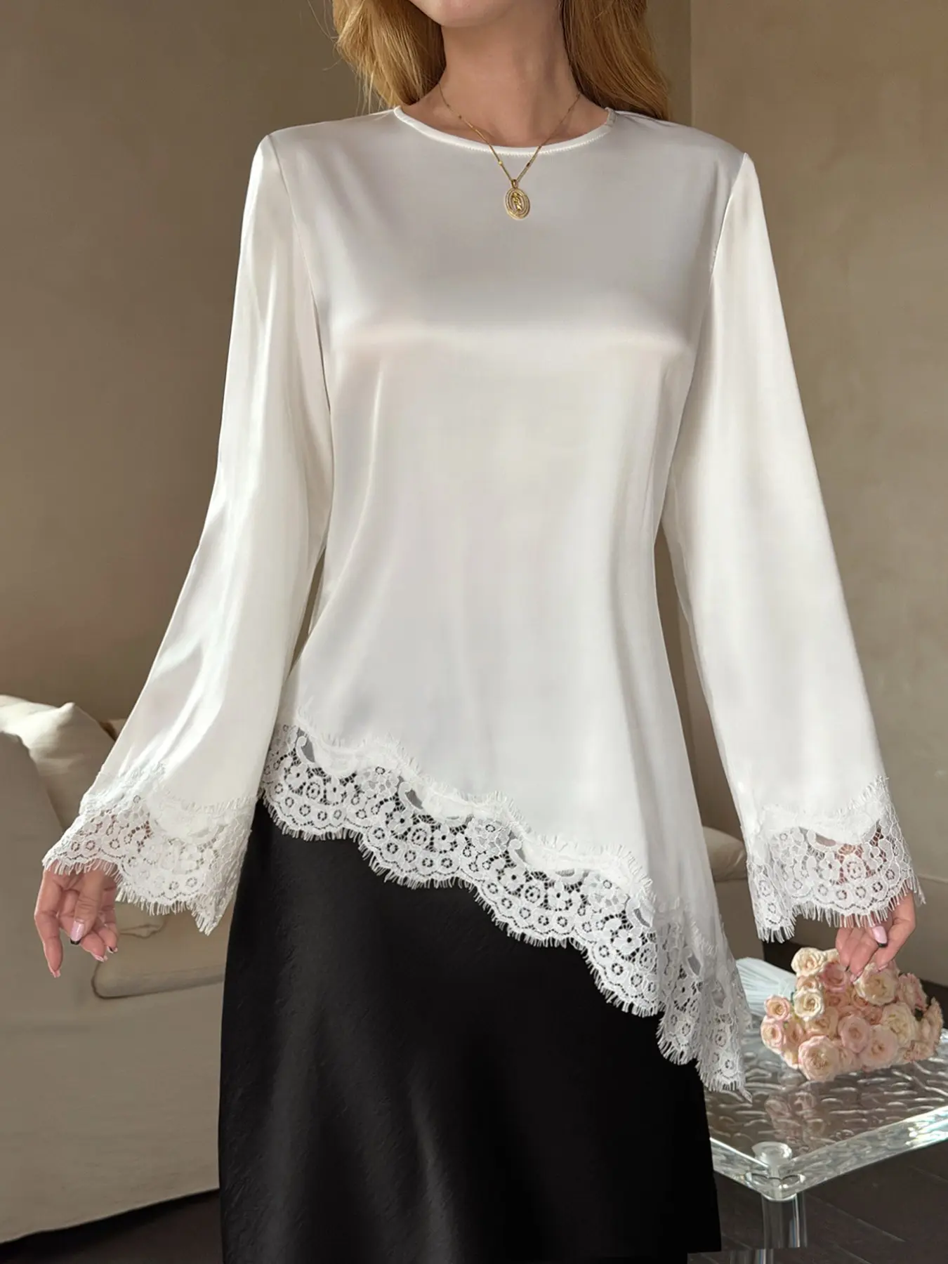 Women Muslim Long Sleeve Blouse Elegant Lace Patchwork Tunic Top Modest Loose Fit Islamic Shirt Dubai Kaftan Style Round Neck Flare Sleeve Top Ramadan Eid Prayer Clothing Casual Modest Fashion Blouse Tops White Elegant Top