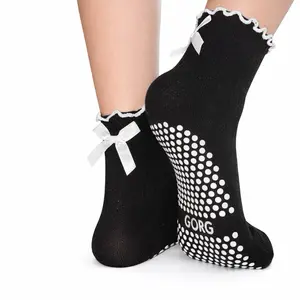 Eclipse is designed for movement with confidence. Inspired by the quiet strength of a total eclipse, this classic black grip sock brings effortless style and performance to every Pilates, Lagree, or yoga session.