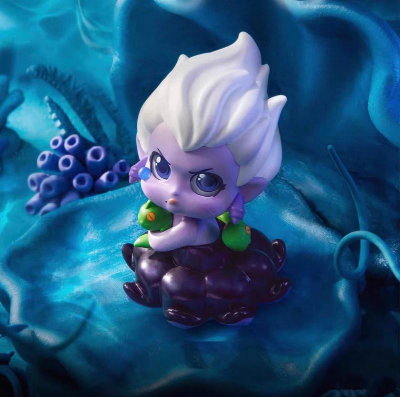 Disney Villainous Characters Collection Figure Surprise Box Collectible Figurines Features Iconic Disney Villains Withches Queen Cruella Ursula in Signature Styles Perfect for Villain Fans & Collectors Valentine Gift for Girlfriends