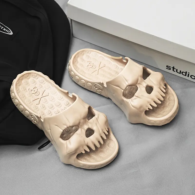 Men's Grey Skull Print Athletic Slides, EVA Slip On Sandals with Arch Support, Non-Slip Casual Shoe for Indoor, Bathroom & Summer Use, Casual Sports, Indoor-Outdoor, Eva Sole, Male Wear