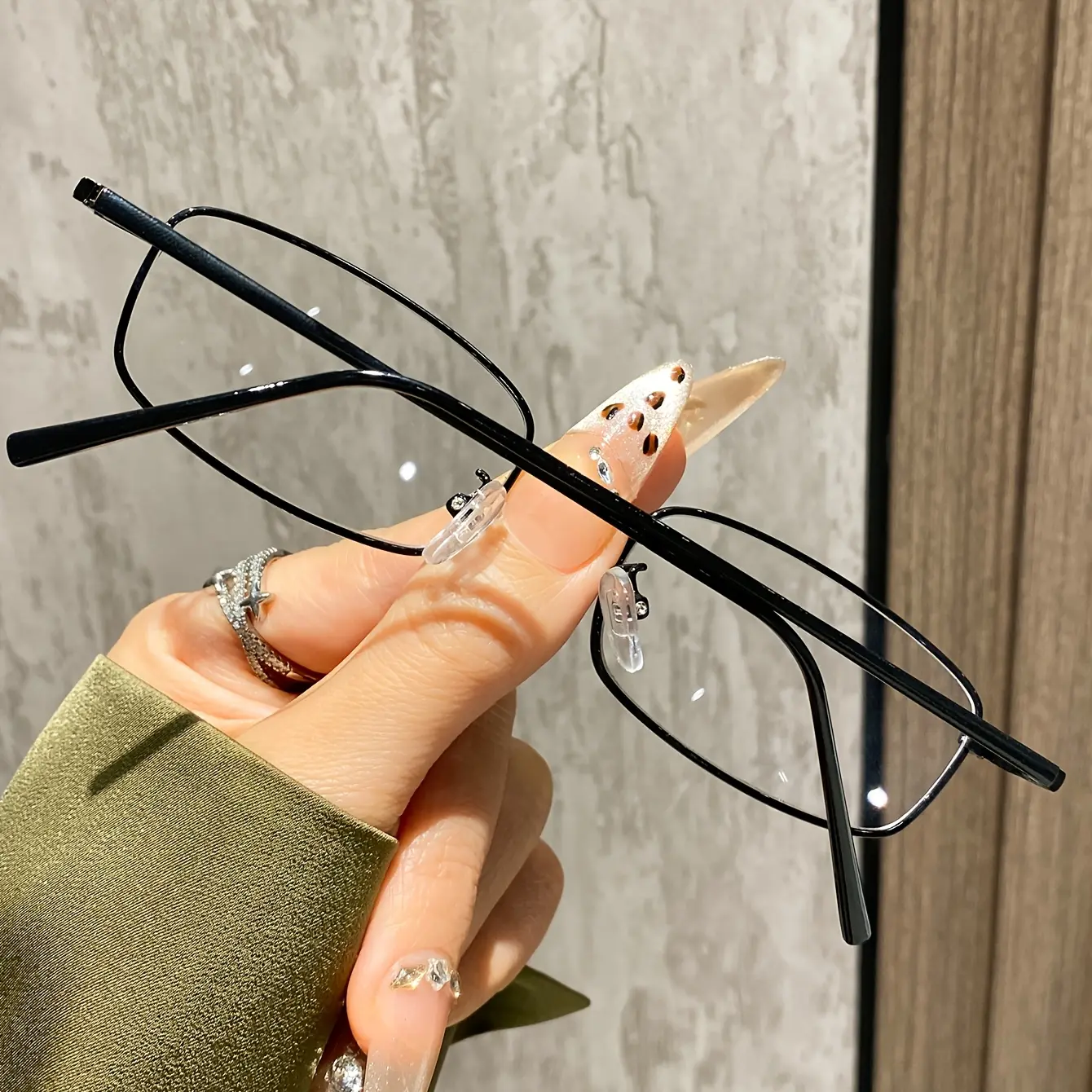 Full-Rim TAC Photosensitive Rectangle Eyeglasses - High-End European-Style Metal Frame (Black, Silvery) Fashionable Eyewear Accessory for Students, Casual Wear