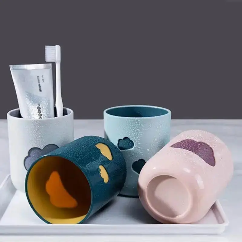 Cloud‑Pattern Plastic Mouthwash Cup