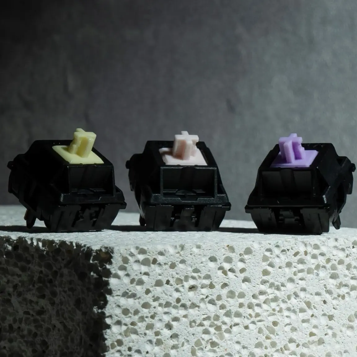 Gateron Oil King Mechanical Keyboard Switches - Born from the Oil King Lineage, Pre-Lubed 5-Pin MX Switches, Linear/Silent Tactile/Heavy Tactile Options, Custom 20mm Dual-Stage Black-Plated Spring for Keyboard Builders, Oil King Series