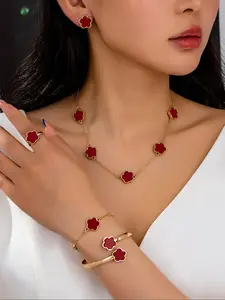 Women's Lucky Clover Necklace Bracelet Ring Earrings Set, Fashionable Six-Piece Jewelry Collection, Versatile Women's Accessory