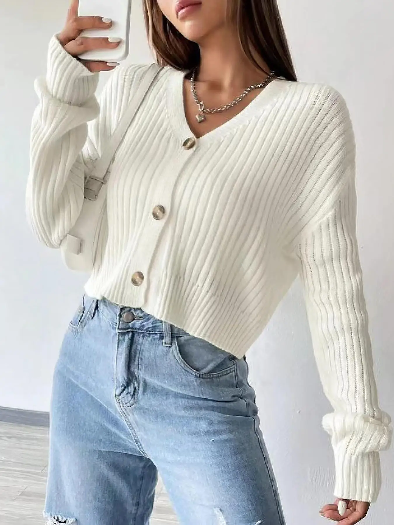 Womenswear Plain Button Front Drop Shoulder Cardigan, Basic Minimalist Soft Fabric Solid Long Sleeve V Neck Casual Fashion Knitwear for Fall & Winter,