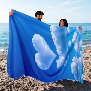 Heart & Cloud Pattern Beach Towel, Soft Quick Drying Towel, Water Absorbent Towel for Home Beach Camping Vacation, Gift for Girlfriend & Boyfriend