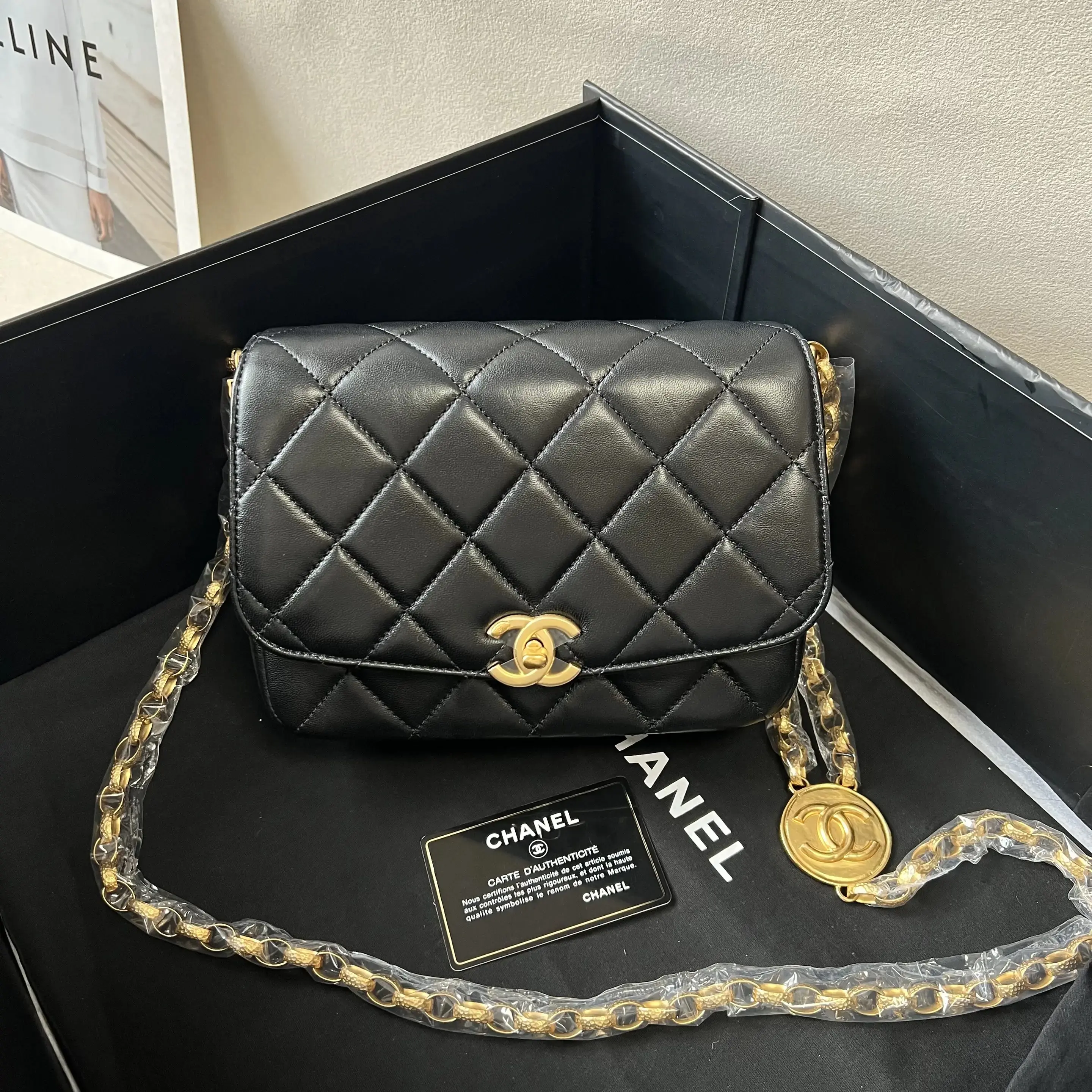 Pre-owned CHANEL 22S Black 0812RI/C8358506853
