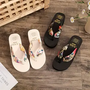 [Elegant Style] Bohemian Floral Women's Flip-Flops, Open-Toe Breathable Fabric Straps, Cushioned EVA Sole, Summer Beach Sandals in Black & White, Beach Accessories Girl Footwear Walking Shoes Flower Bedroom Shoe