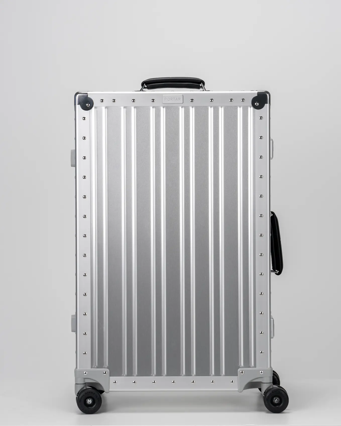Lucent Aluminum Check-In Luggage, Lunar Silver