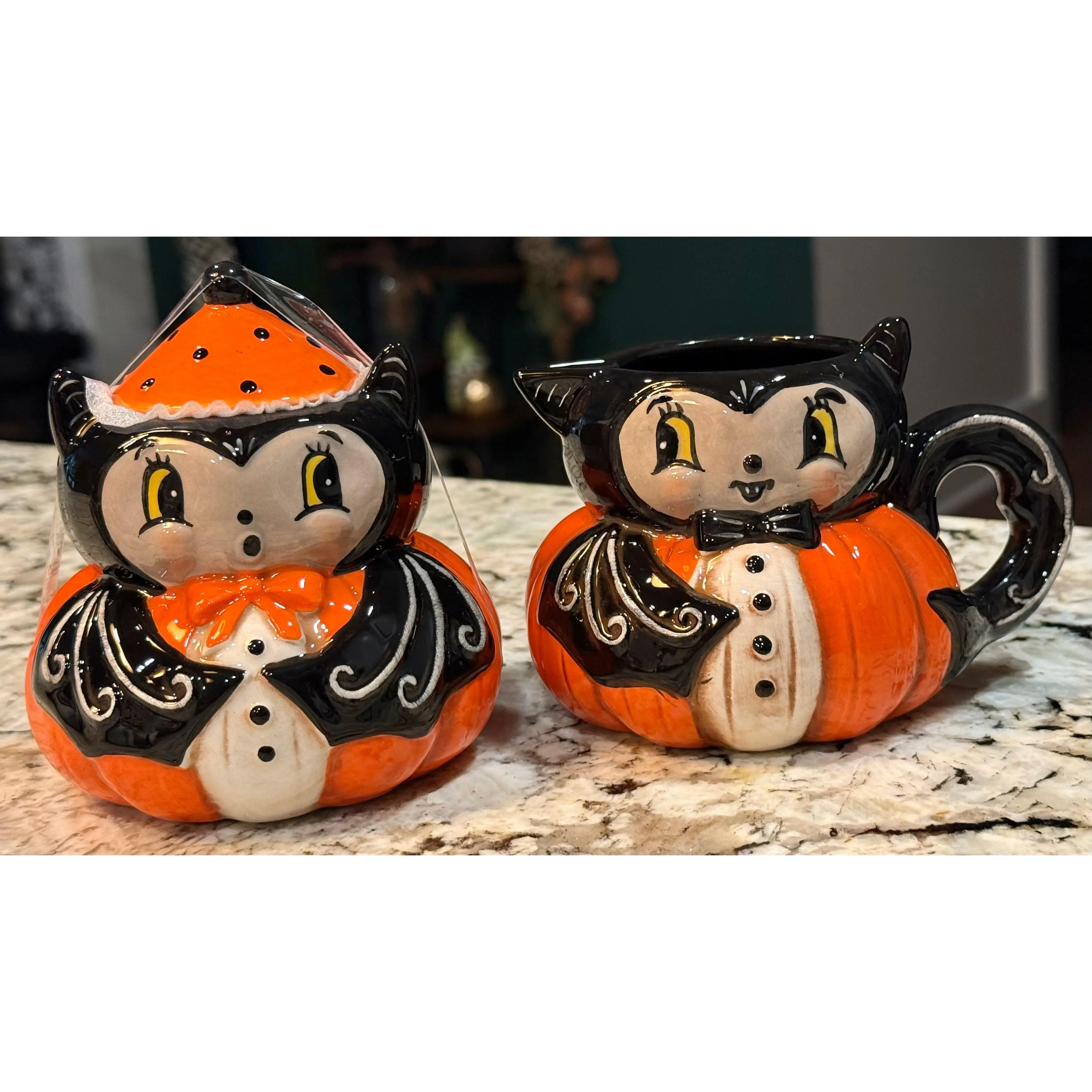 New Joanna Parker ceramic bat Halloween cream and sugar set