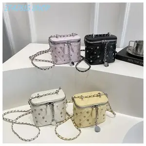 Trendy Quilted Chain Crossbody Bag for Women, Mini Square Shoulder Purse, Lightweight Diamond Quilted Y2K Handbag, Cute Going Out Satchel for Party, Date Night, Travel, Shopping & Daily Wear