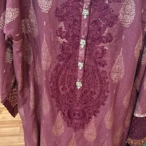 3 pcs Lawn Jacquard Suit with Pulachi Dupatta - Maroon Color with Intricate Embroidery Design