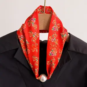 Unisex 55x55cm Green Floral Polyester Scarf and Pearl Magnetic Clasp Choker Set - French Chic, Elegant Fashion Accessory for Office Looks