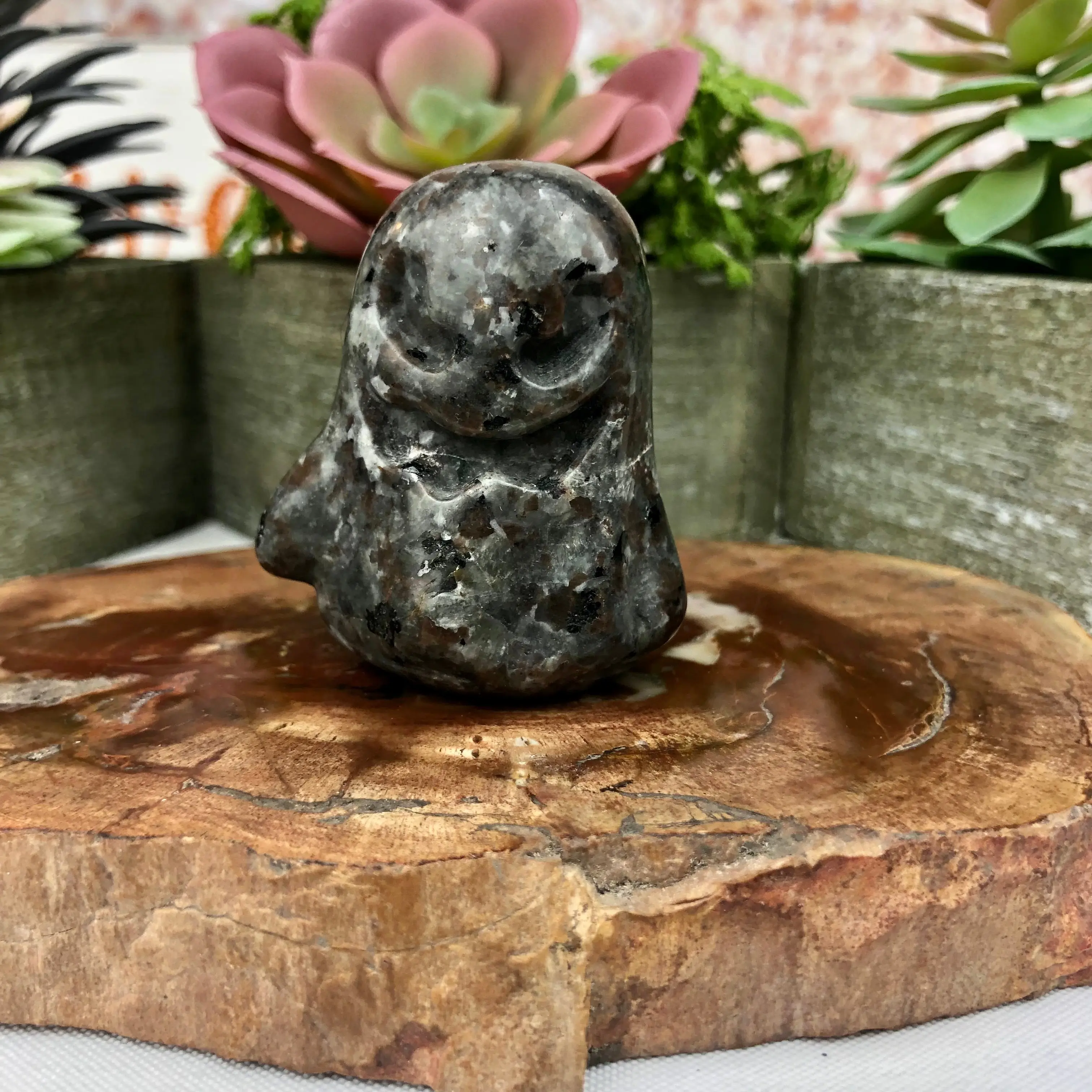 YOOPERLITE GHOST CARVING with UV REACTIVE SODALITE