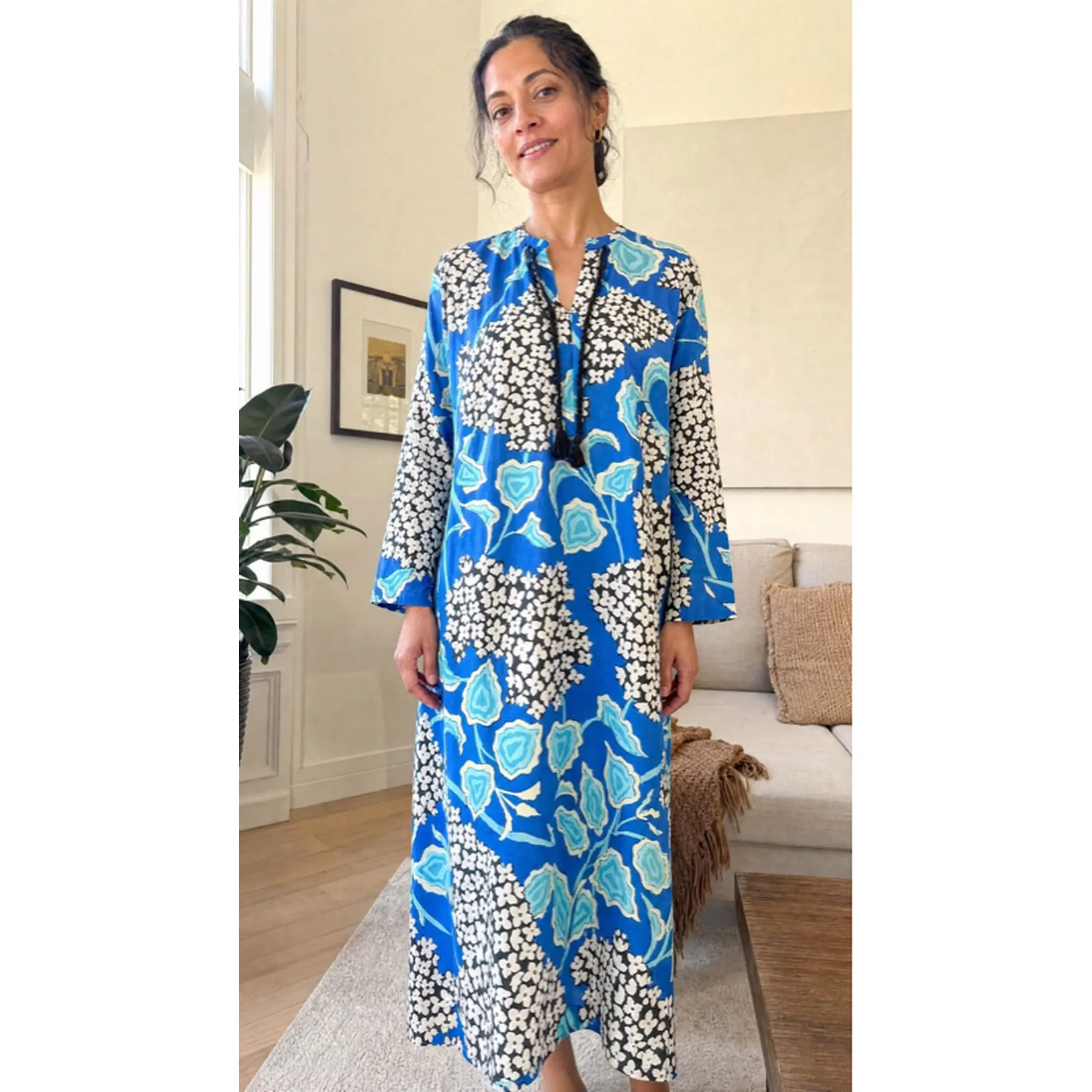 Cotton Large Size Pakistani Long Short Dress with Floral Pattern and V-Neck Design