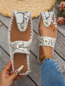 Women's Plus Size Snake Print Rivet Flip Flops, Bohemian Crochet Trim Flat Summer Beach Sandals, Comfortable Casual Footwear, Boho Sandals