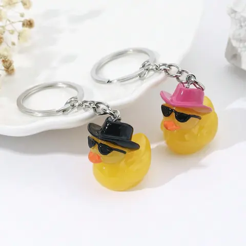Cute Duck Design Keychain, Colorblock Animal Shaped Keychain for Women & Men, Trendy All-match & Exquisite Keychain As Gift, Stylish Keychain, Cute Keychain Accessory, Animals Keychain Decor