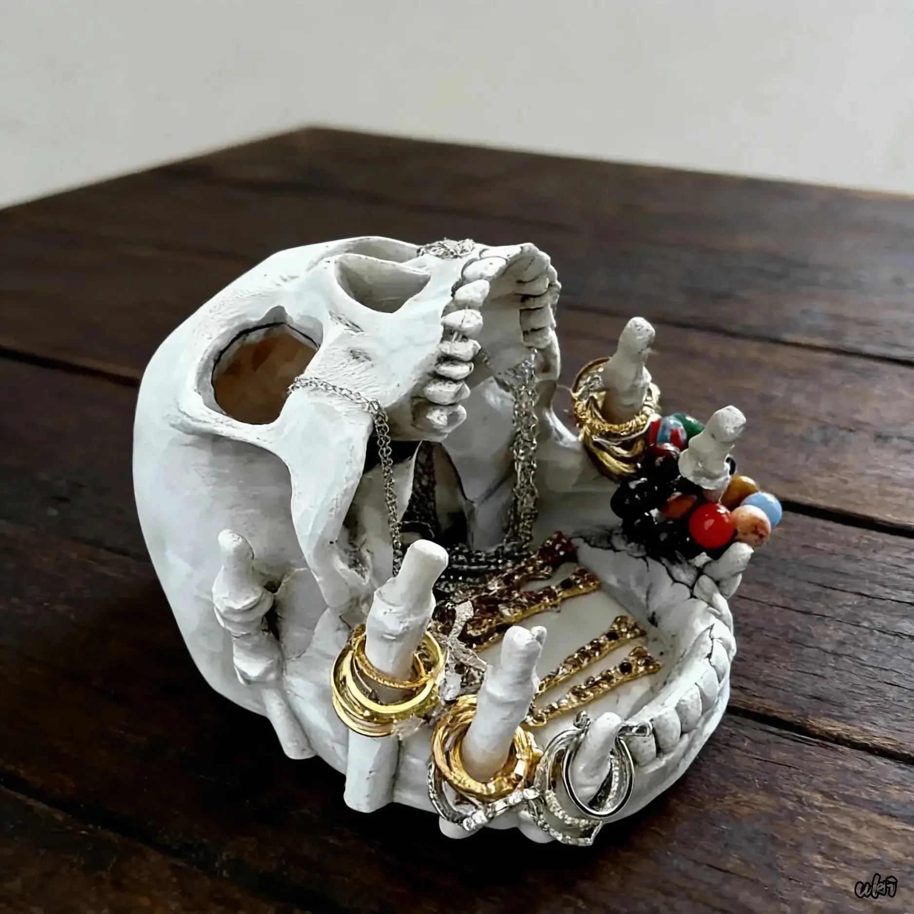 Gothic Resin Skull Jewelry Display Storage Tray With Bone Ring Holders, Multi Purpose Desktop Trinket Organizer For Rings Earrings Necklaces, Spooky Halloween Goth Aesthetic Room Decor Ornament