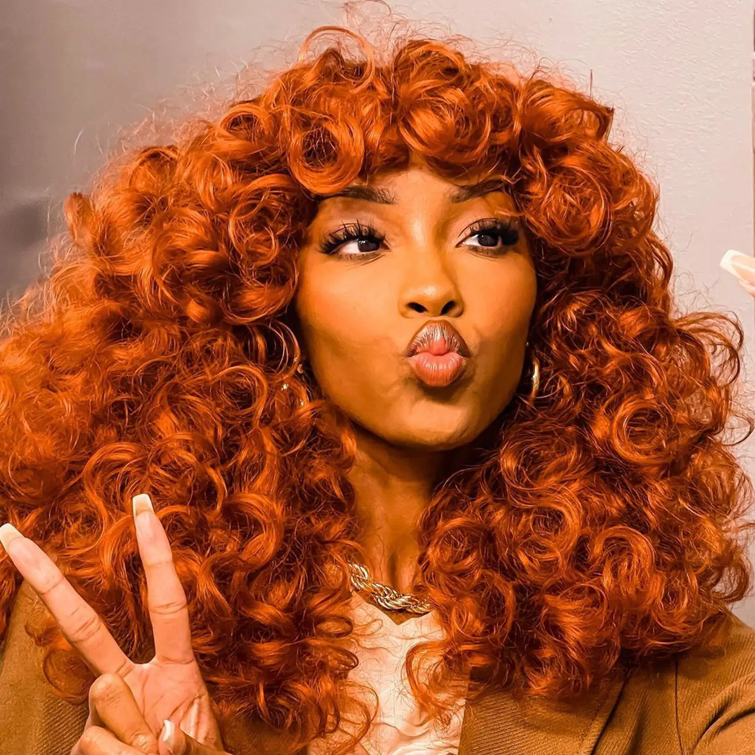 GKtineke Heat-Resistant Synthetic Hair Wig - 18in Full Machine-Made Fluffy Shag Copper Ginger Bangs, Wigs for Beginners, Comfortable for Daily Use, Prom, Halloween Look, St. Patrick's Day