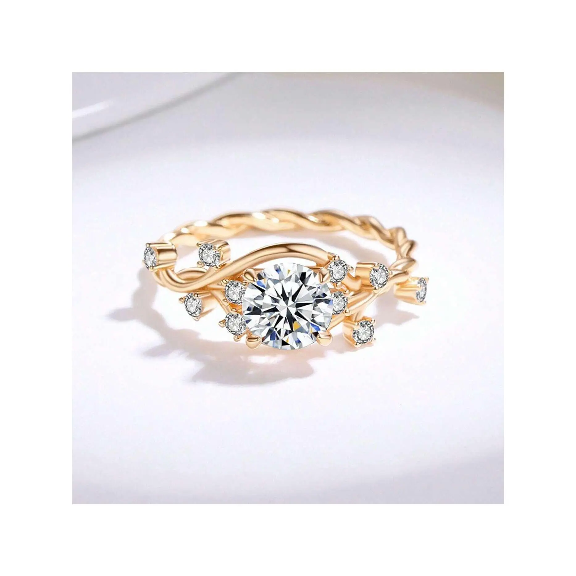 Mozambique Diamond Ring Gold