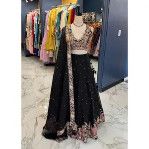Roshni Lehenga