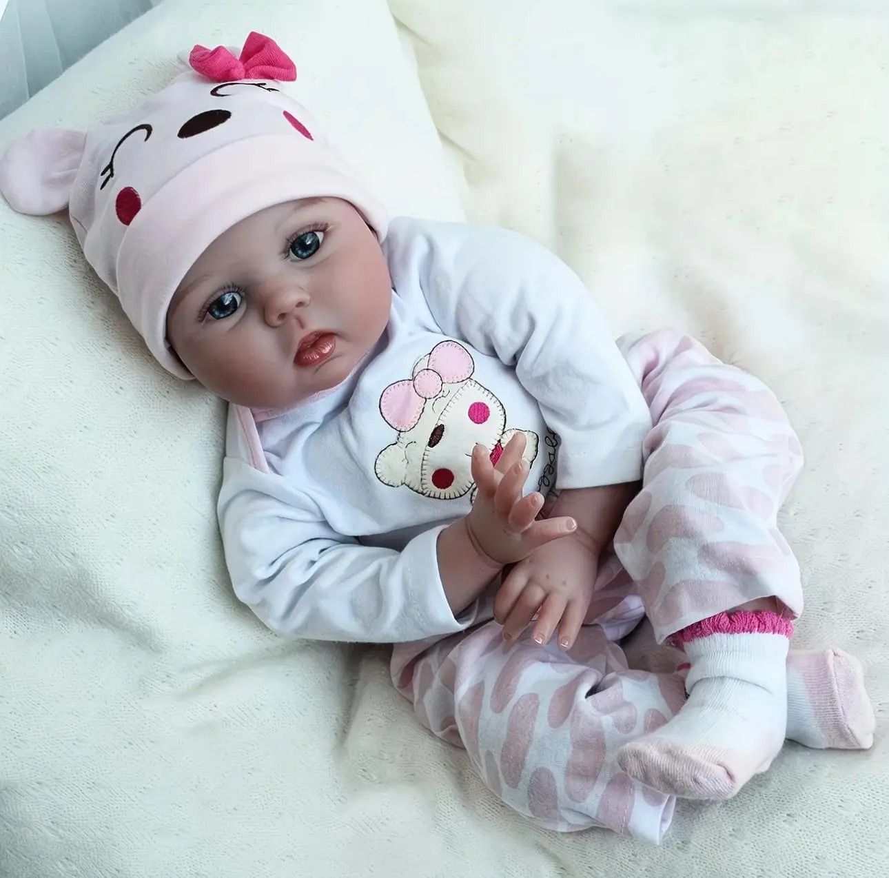 20 Inch 50cm Lifelike Reborn Baby Doll, Realistic Sleeping Newborn Girl Doll with Pacifier, Cute Bear Hat & Matching Outfit, Soft Vinyl Handmade Collectible Toy Gift for Kids Birthday Christmas