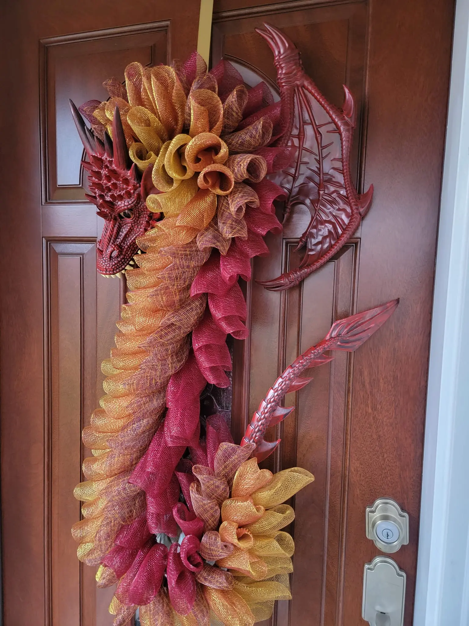 Red and Gold Flying S Dragon Wreath