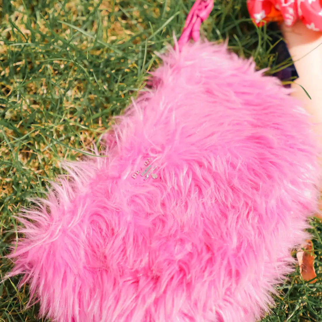 Pre-owned faux fur Clutches & Wristlets Prada Clutch Pink