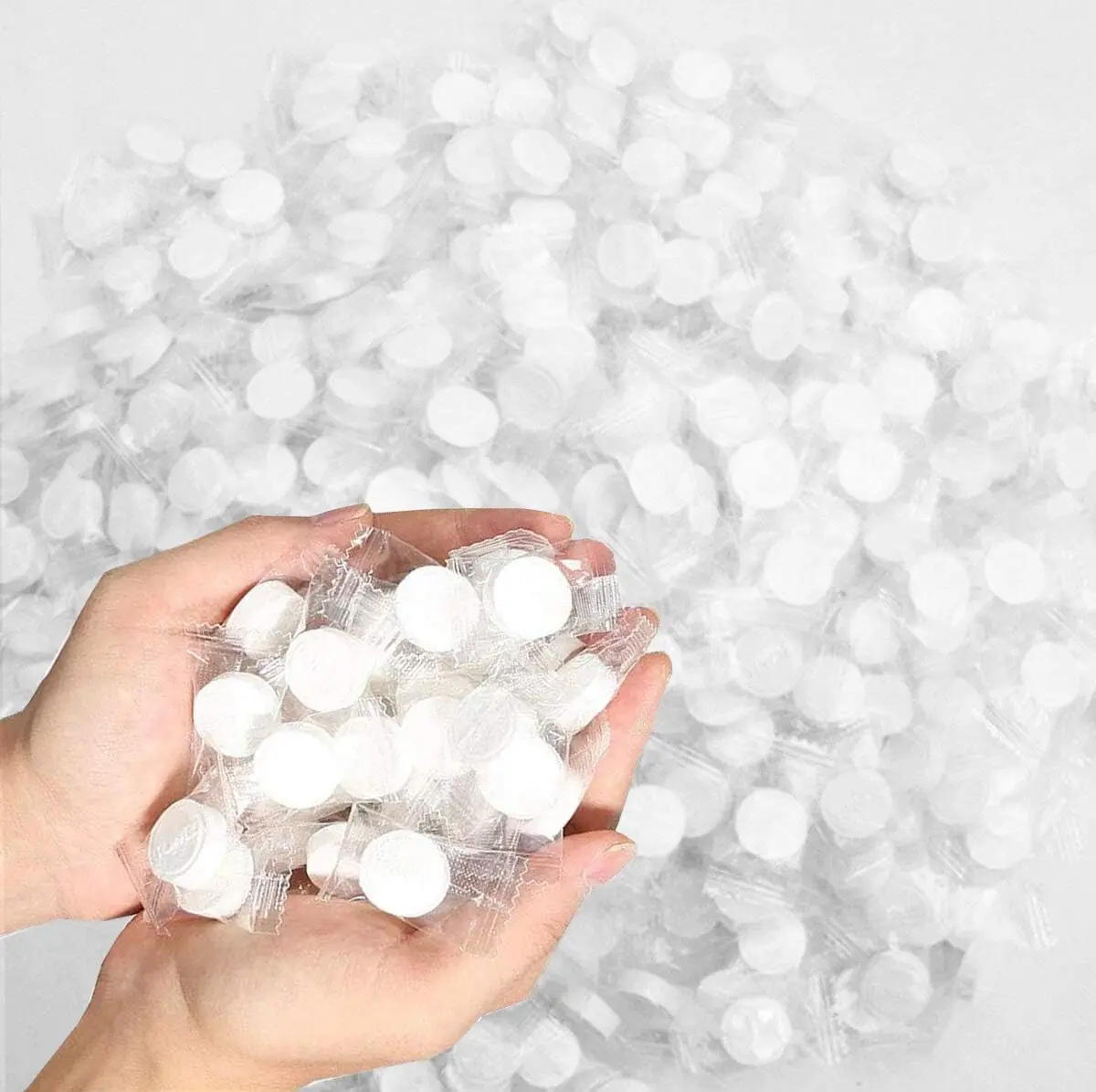 Sports Compressed Towel Coin Tissues Portable Wipe Napkin Paper Tablets Non-Woven Disposable Compressed Cotton Coin Tissue Towel Home Hand Wipes for Travel Camping Beauty Salon Outdoor