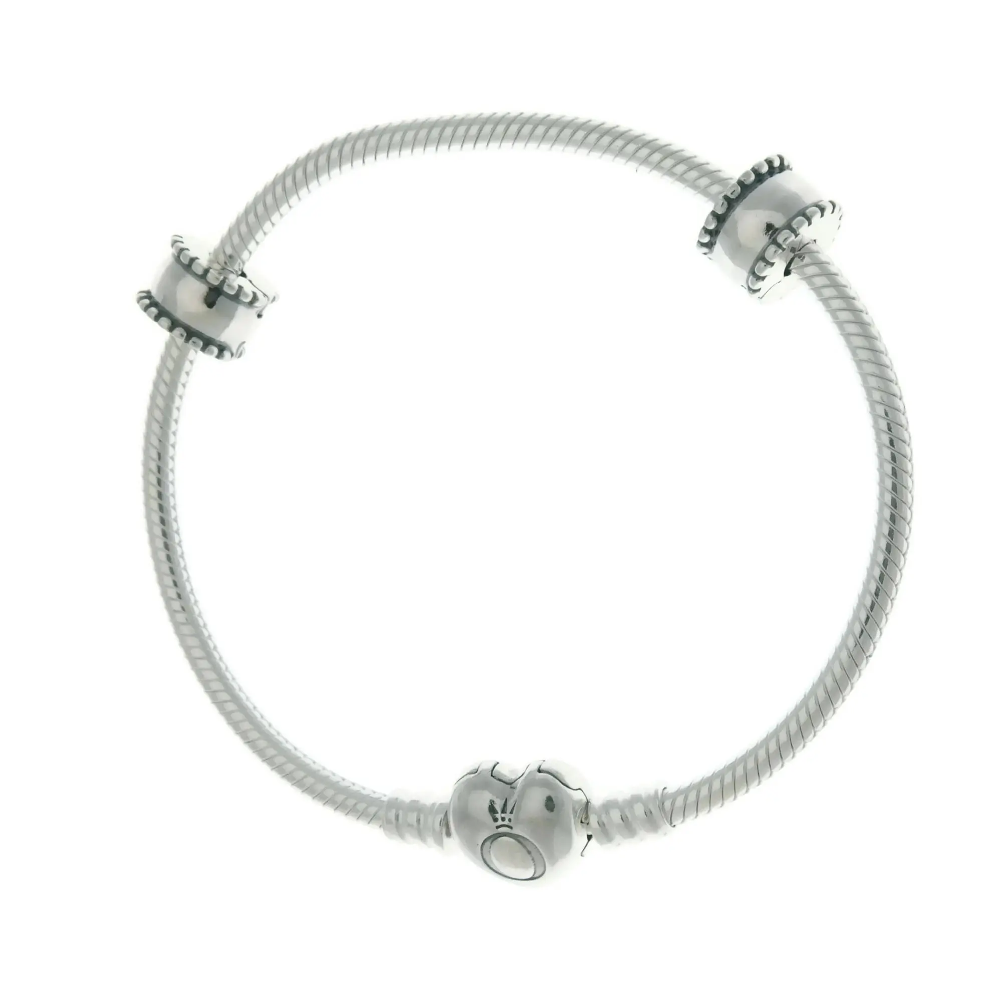 PANDORA Iconic Heart Clasp Bracelet Gift Set, Unisex Sterling Silver Snake Chain with 2 Beveled Clips and a Charm - USB795218