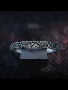 New Chinese Style Intricate Chainmail Bracelet, Vintage National Trend Armored Bangle, Unique High-End Traditional Chinese Design