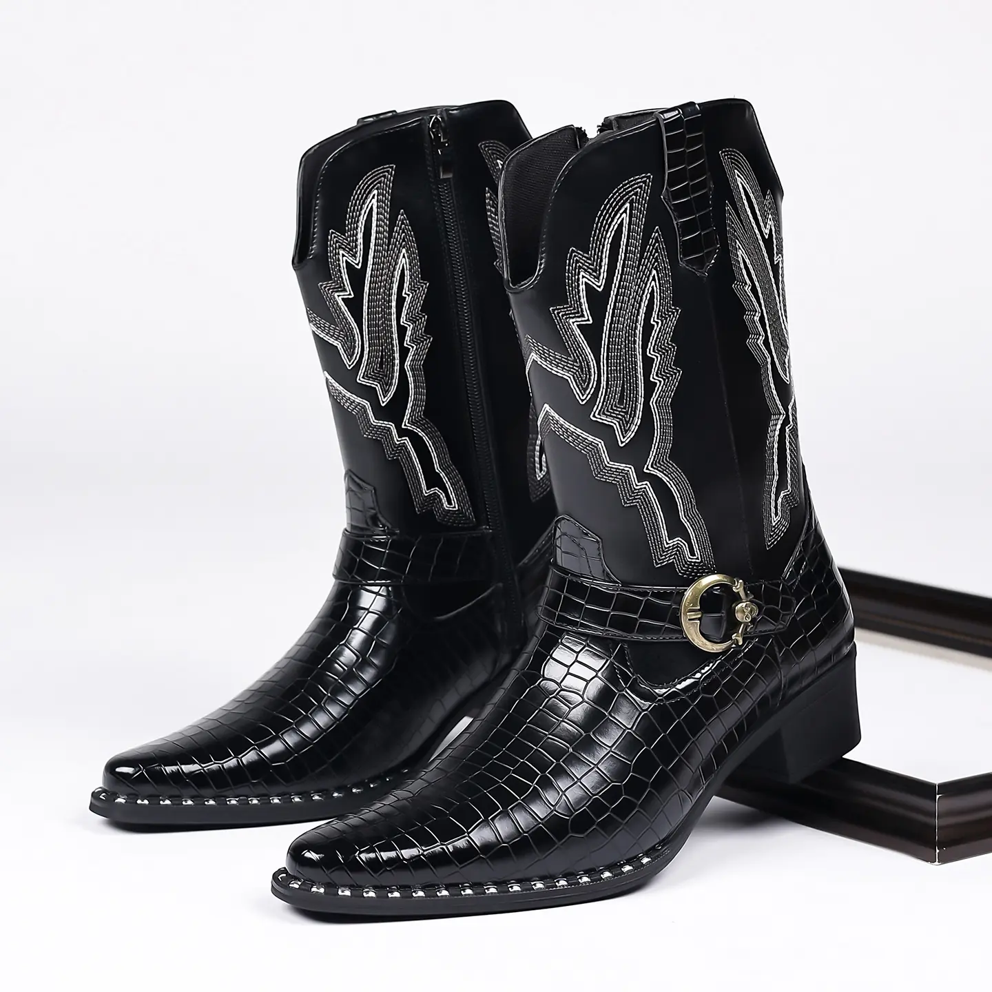 Men's Cowboy Boots Western Style Fashion Combat Boots Crocodile Pattern Leather Ankle Boots with Embroidered Detail