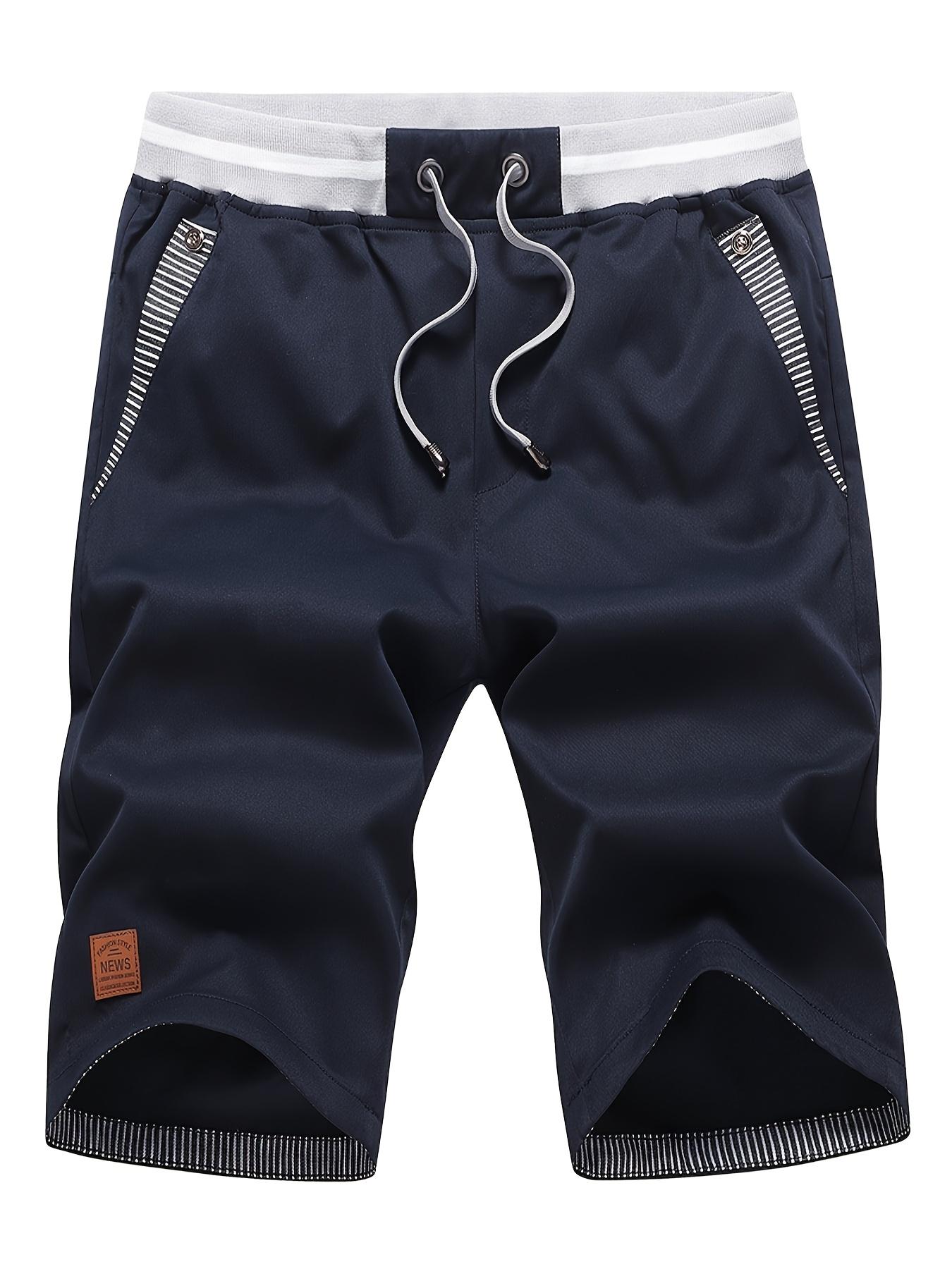 Men’s summer casual bermuda shorts, two-pack; adjustable elastic waistband with drawstring; striped pockets; leather patch decoration; breathable and comfortable; suitable for outdoor everyday wear and versatile.