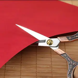 1-piece set of stainless steel sewing scissors, retro embroidery craftsmanship, sharp and durable, suitable for tailoring, garment cutting, fabric cutting and DIY handicrafts, practical sewing accessories