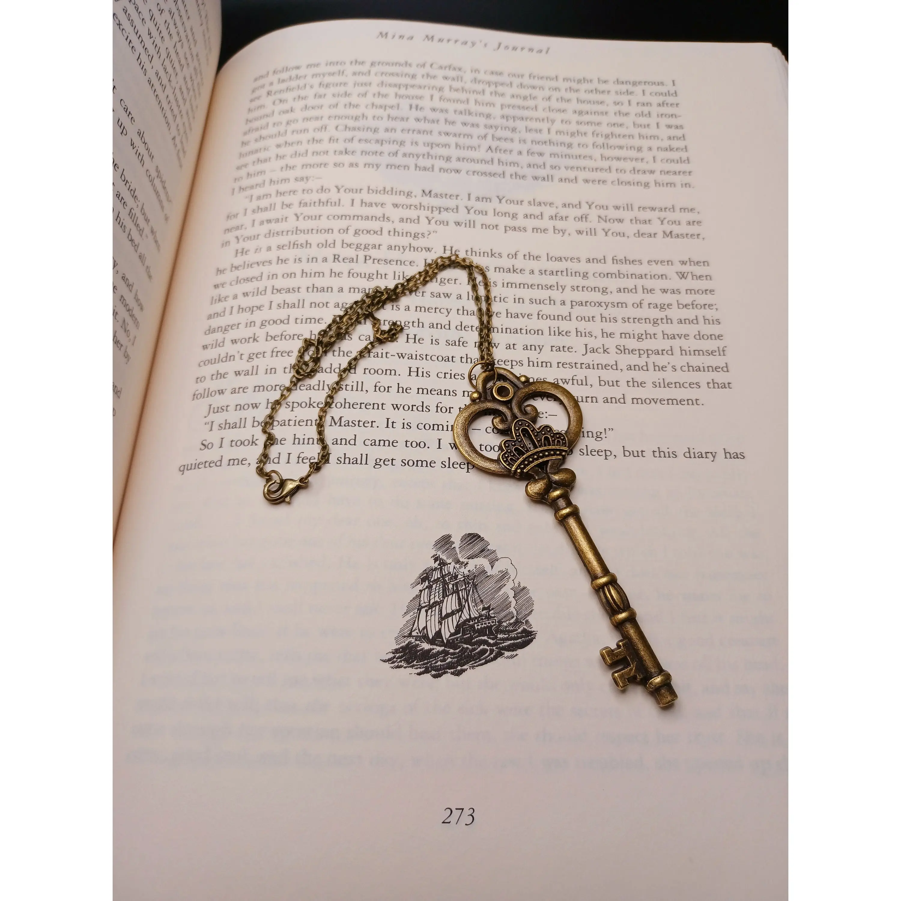 Queen Skeleton Key Necklace Large Skeleton Key Necklace Vintage Style Jewelry Queen Gifts for Queen Key Necklace Bronze Key for Her Jewelry